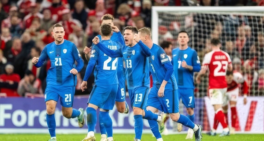 Slovenia National Football Team Miðar