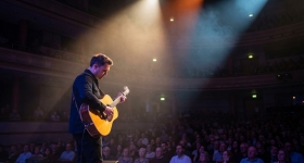 ABC esiintymässä livenä Symphony Hallissa Birminghamissa