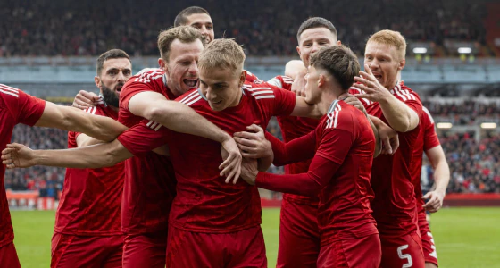 Futbalový zápas medzi Aberdeen FC a Rangers FC na štadióne Pittodrie v Aberdeene
