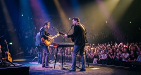 Acda en de Munnik แสดงสดที่ Ziggo Dome ในอัมสเตอร์ดัม