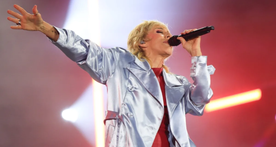 Ana Torroja opptrer live på Jardines de Viveros i Valencia