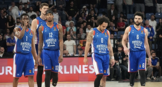 Ndeshje basketbolli mes Anadolu Efes dhe ASVEL Lyon në Basketbol Gelişim Merkezi në Stamboll