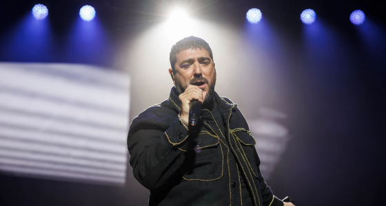 Antonio Orozco actuando en directo en el Palau Sant Jordi de Barcelona