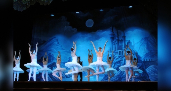 Shfaqja Balanchine: Three Signature Works në Royal Opera House në Londër