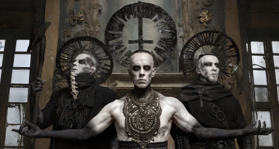 Behemoth en Dimmu Borgir live op het podium in Zenith Paris in Parijs
