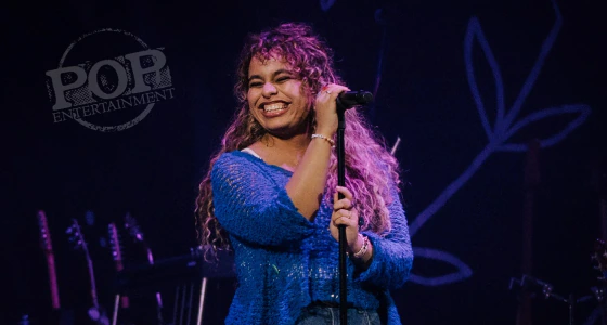 Bella Kay tampil langsung di TivoliVredenburg di Utrecht