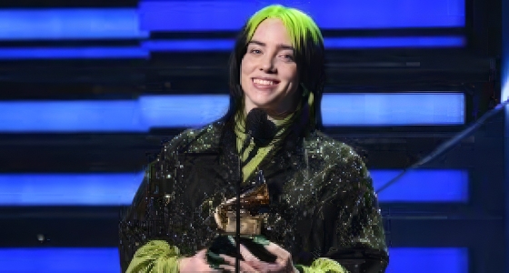 בילי אייליש בהופעה חיה ביוניטי ארנה באוסלו