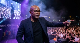 Black Coffee duke performuar live në Uniq Maslak në Stamboll