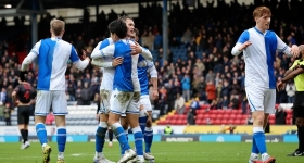 Match de football entre Blackburn Rovers et Bristol City à l'Ewood Park de Blackburn
