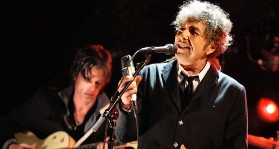 Bob Dylan susținând un concert live la Mitsubishi Electric Halle din Düsseldorf