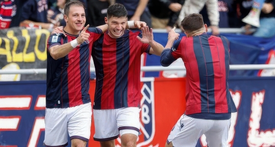 Partita di calcio tra Bologna FC e Genoa CFC allo Stadio Dall'Ara di Bologna
