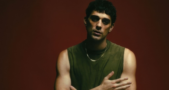 Bresh si esibisce dal vivo sul palco del Mediolanum Forum di Milano