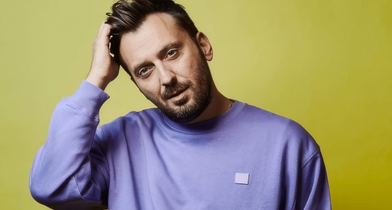 Cesare Cremonini actuando en directo en el Ippodromo del Visarno de Firenzuola