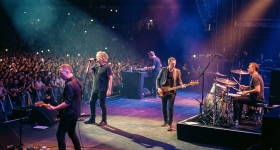 Coldplay actuando en directo en el Wembley Stadium de Londres