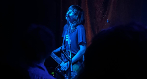 Courtney Barnett en concert sur la scène de l'O2 Forum Kentish Town à Londres