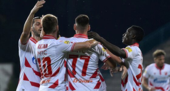 Košarkarska tekma med Crvena Zvezda in Paris Basketball v dvorani Štark Arena v Beogradu