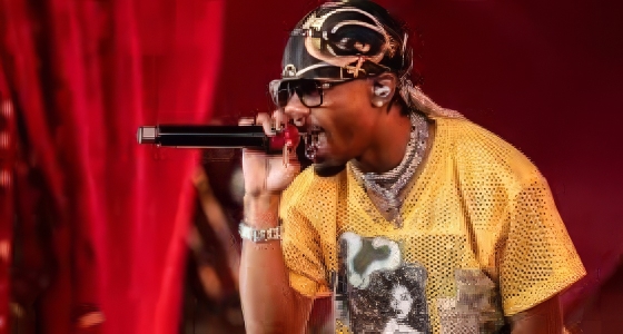 d4vd et Saga Faye en concert sur la scène du Paradiso à Amsterdam