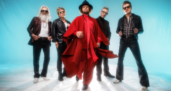 DI-RECT en concert sur la scène de l'Ahoy Rotterdam à Rotterdam