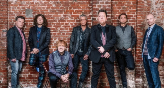 Die Prinzen'in Rostock'taki Stadthalle Rostock'ta gerçekleştirdiği canlı performans