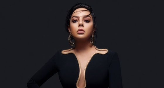 Ebru Gündeş en concert sur la scène de la Volkswagen Arena à Istanbul