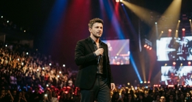 Edis vystupuje naživo vo Volkswagen Aréne v Istanbule