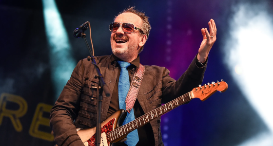Elvis Costello & The Imposters és Charlie Sexton élő koncertje a birminghami Symphony Hallban