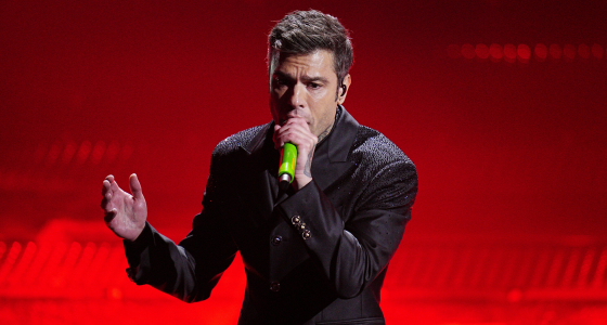 Fedez en concert sur la scène de l'Unipol Forum à Assago
