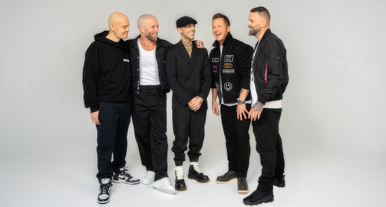 I Five si esibiscono dal vivo sul palco dell'Utilita Arena Cardiff a Cardiff