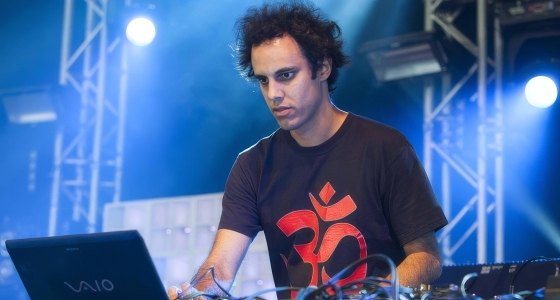 Four Tet แสดงสดที่ Alexandra Palace ในลอนดอน