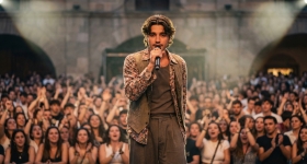 Guitarricadelafuente actuando en directo en el Poble Espanyol de Barcelona