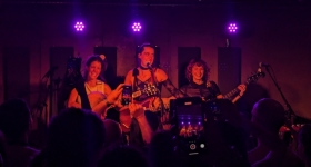 Hinds Barcelona Tickets