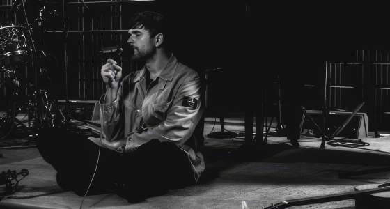 James Blake nastupa uživo u dvorani O2 Academy Brixton u Londonu
