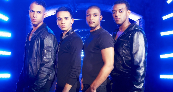 JLS en concert sur la scène du Darley Park à Derby