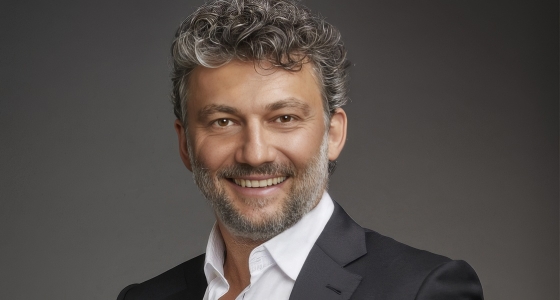 Jonas Kaufmann performing live at the Théâtre des Champs-Elysées in Paris