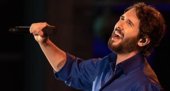 Josh Groban en concert sur la scène de la Spark Arena à Auckland