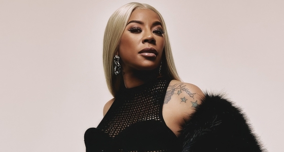 Keyshia Cole en concert sur la scène de l'Utilita Arena à Birmingham