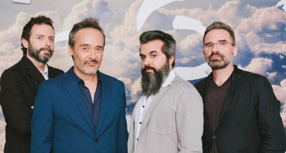 Love of Lesbian flytja tónlist í beinni í Starlite Auditorio í Marbella