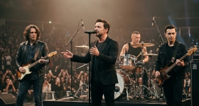 Grupi Manga duke performuar live në Volkswagen Arena në Stamboll