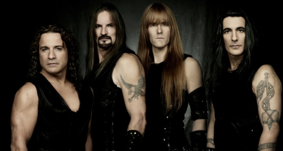 Manowar flytur tónlist í beinni á Kings of Metal Fighting The World tónleikaferðinni í AFAS Dome í Antwerpen
