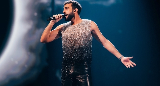Marco Mengoni แสดงสดที่ Unipol Forum ในเมือง Assago