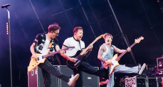 McFly uppträder live på British Airways ARC i London