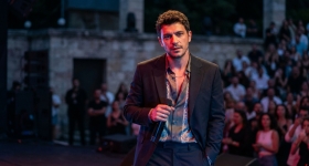 Mert Demir'in İstanbul Harbiye Cemil Topuzlu'daki canlı performansı