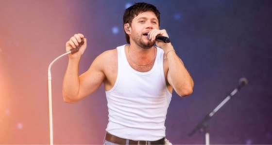 Niall Horan si esibisce dal vivo sul palco della 3Arena di Dublino