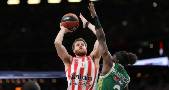 Ndeshje basketbolli mes Olympiacos dhe Anadolu Efes në stadiumin Peace and Friendship në Kallithea
