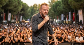 이스탄불 라이프 파크에서 공연하는 폴 칼크브레너