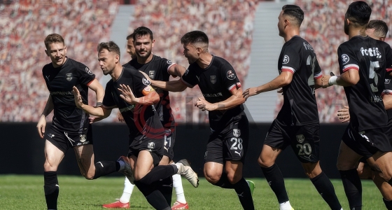 Nogometna utakmica između Pendikspora i Fenerbahçea na stadionu Pendik Stadyumu u Istanbulu