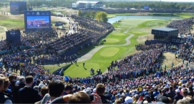 Golfisti in gara alla Ryder Cup presso il Bethpage State Park di Farmingdale