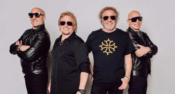 Sammy Hagar optræder live på scenen i Resorts World Arena i Birmingham