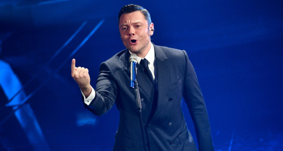 Tiziano Ferro kemur fram á tónleikum á Stadio Olimpico í Róm