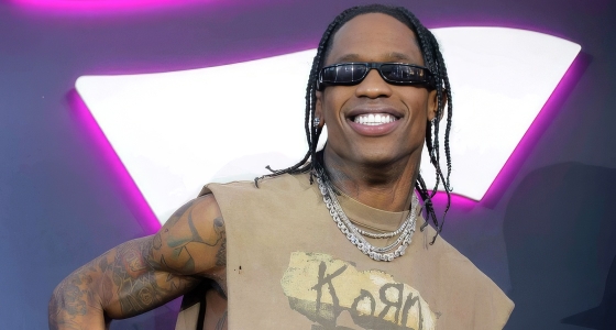 การแสดงสดของ Travis ที่ Piece Hall ในเมือง Halifax